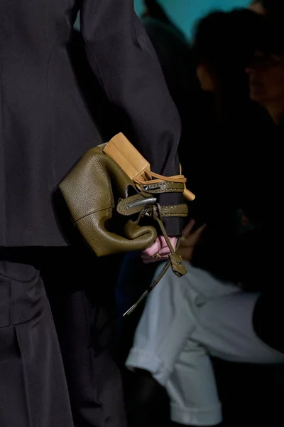 Look 5